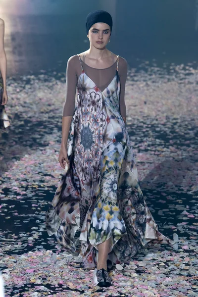 Look 69